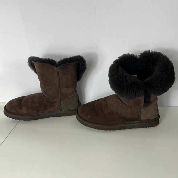 UGG Chocolate Brown Bailey Button Boot Size Women's 6 - Picture 4 of 8